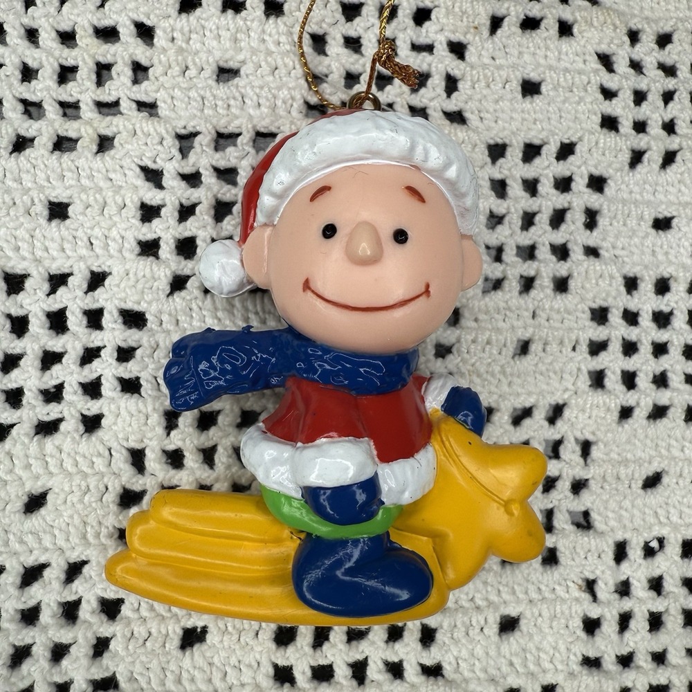 Peanuts Charlie Brown Star Applause China Vintage Christmas Ornament Figure